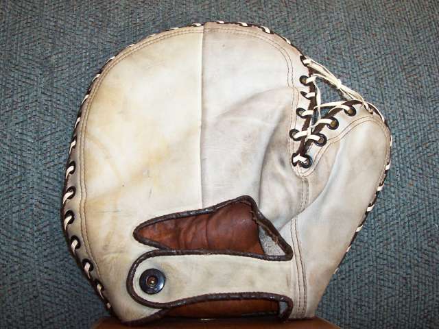BLS Softball Basemitt Back